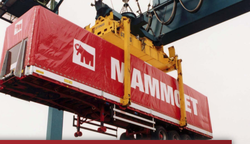 Mammoet cranable trailer.png